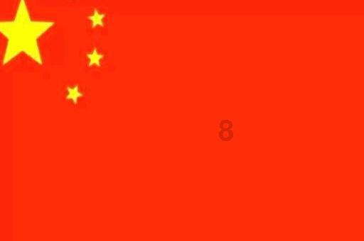 女子卧铺过夜鞋被穿错 只能穿对方的鞋下车 为了干净在袜子上套上塑料袋